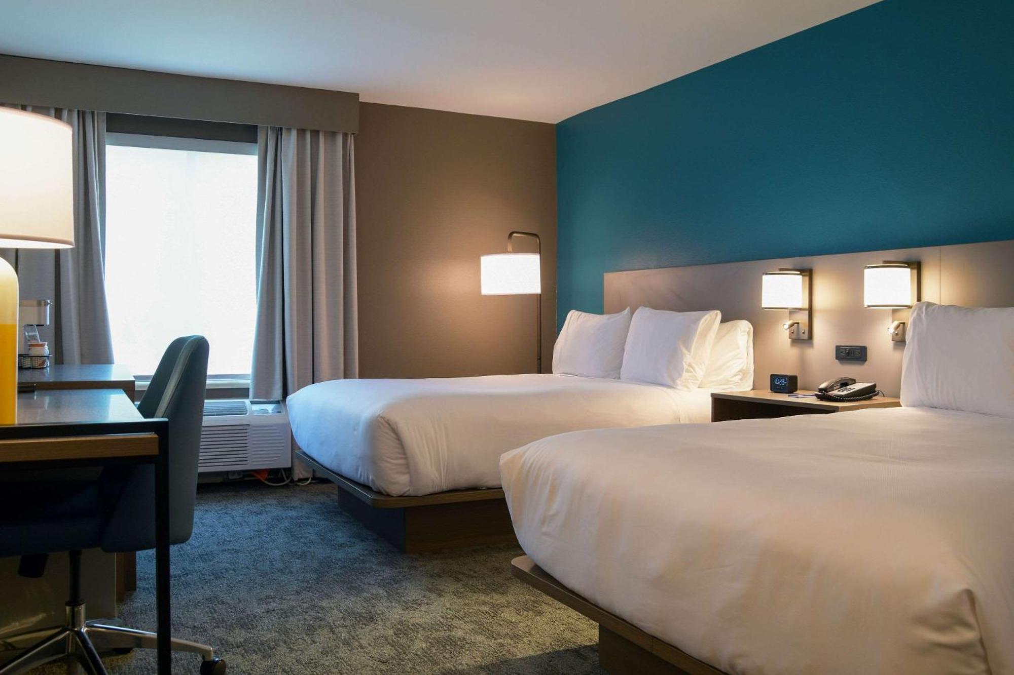 Comfort Inn & Suites Nw Milwaukee Germantown Экстерьер фото